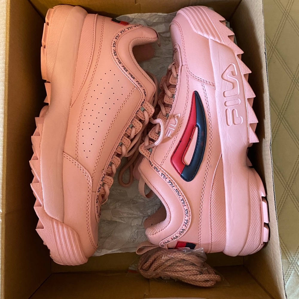 FILA sneaks